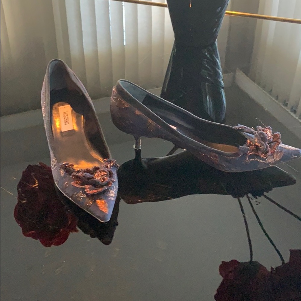 Moschino navy kitten heel pump